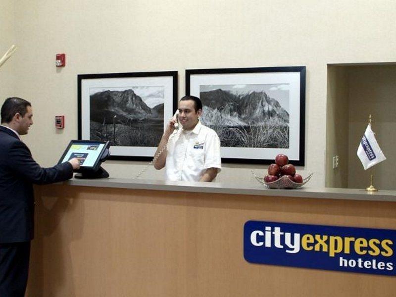 City Express By Marriott Chihuahua Extérieur photo